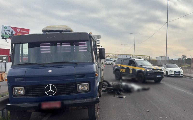 Motociclista morre em acidente com caminhão na BR-116, em São Leopoldo | abc+