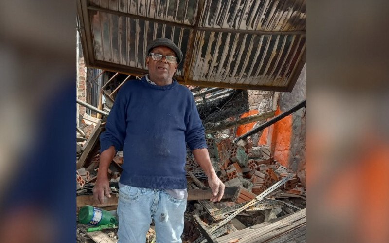 Renato Cidade tem 74 anos e a casa dele foi destruída por um incêndio em Sapiranga | abc+