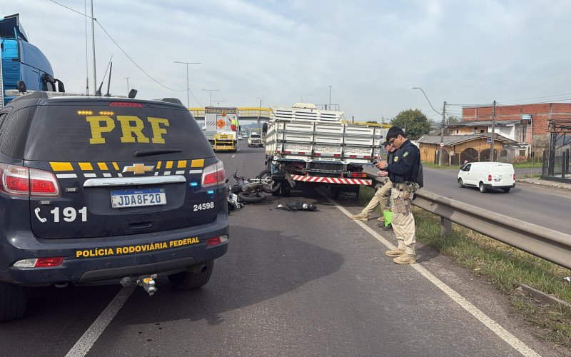 Motociclista morre em acidente com caminhão na BR-116, em São Leopoldo | abc+
