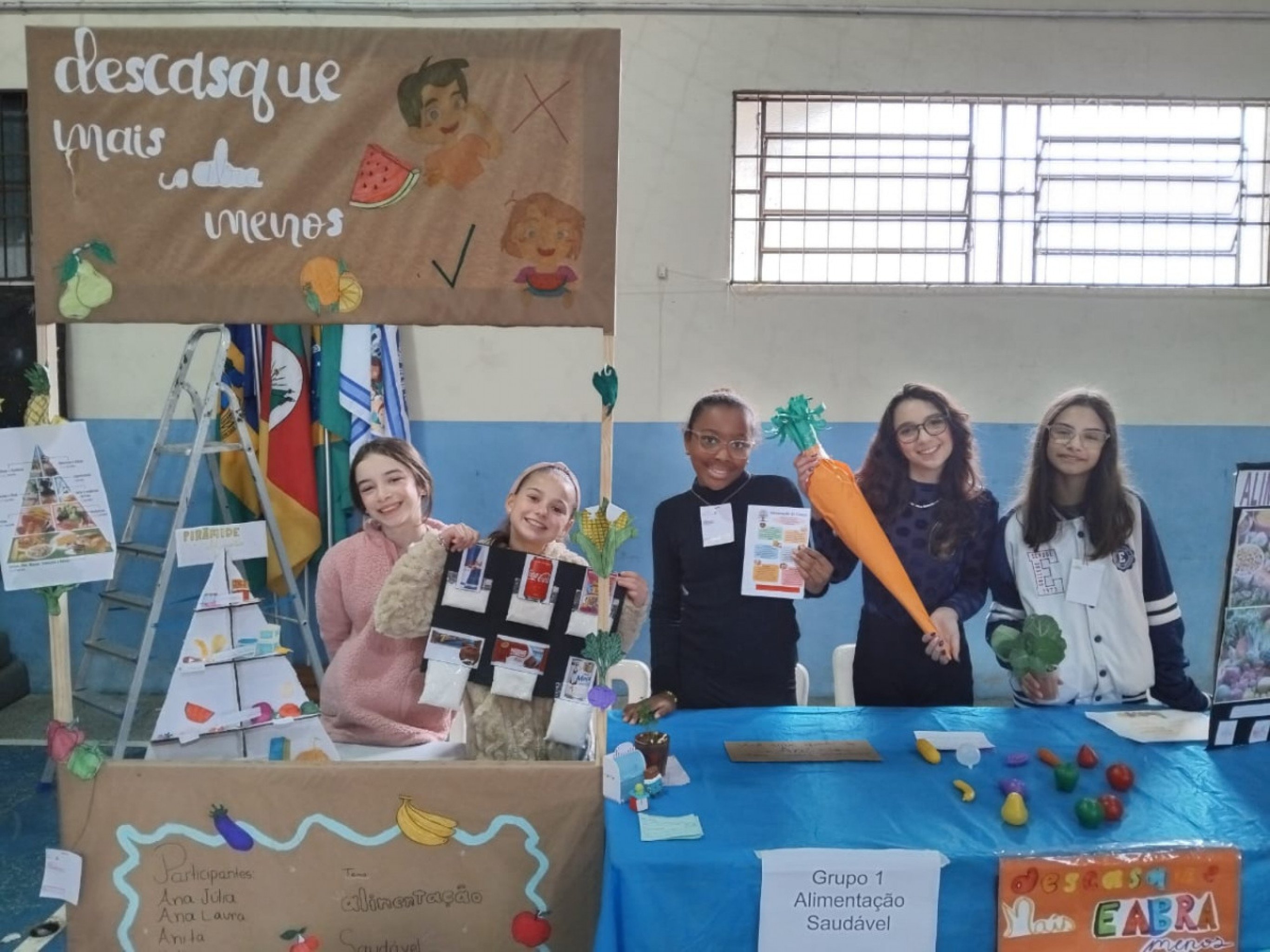 Alunos apresentam tradicional feira de ciências da Escola Henrique Bertoluci Sobrinho