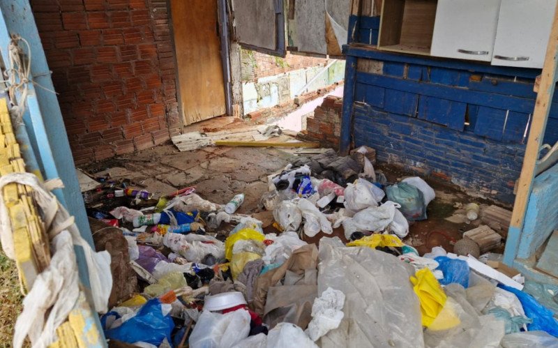 Locais condenados estão sendo usados por pessoas em situação de rua