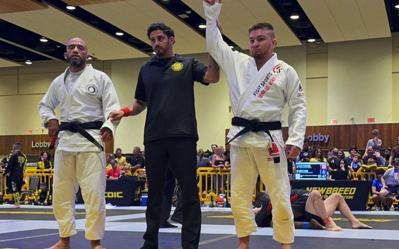 Na categoria Gi (com kimono), o atleta ficou com o vice-campeonato