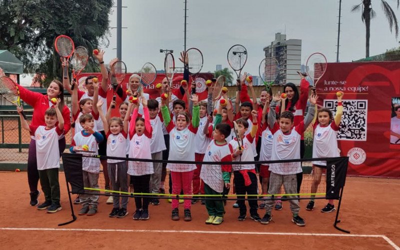 Equipe de tênis e Gente Miúda se unem para incentivar a prática esportiva na Ginástica | abc+