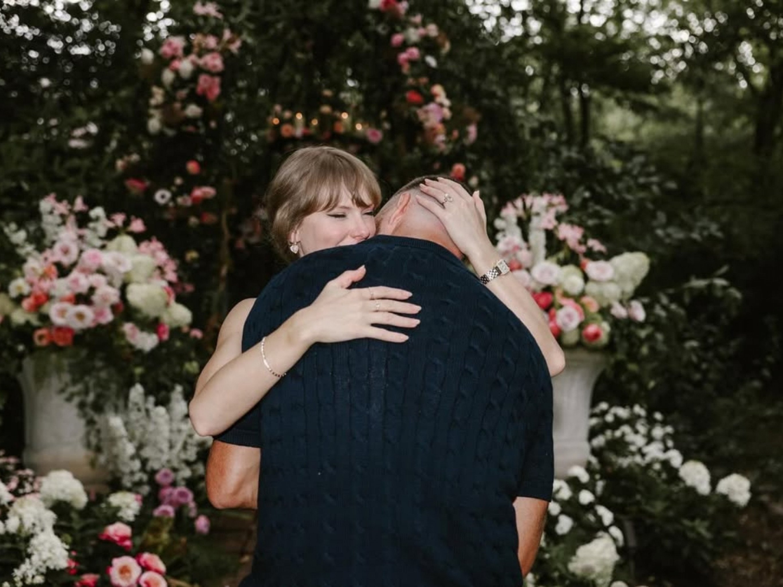 Taylor Swift já tem data para subir ao altar com Travis Kelce, revela revista
