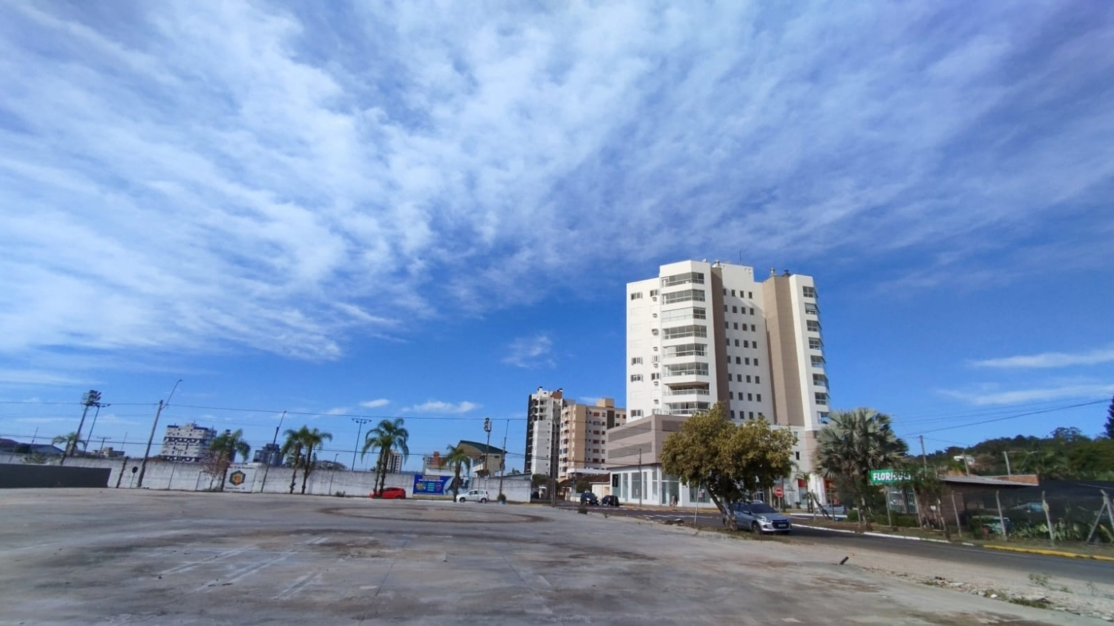 PREVISÃO DO TEMPO: Chuva vai alcançar a Grande Porto Alegre? Confira como será o domingo e o início da semana no RS