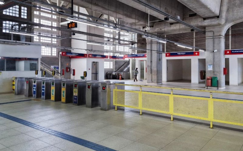 Escada da Estação Rio dos Sinos foi interditada após acidente | abc+
