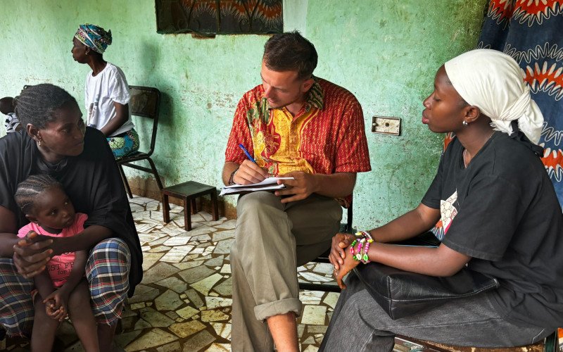 Matheus Bender trabalhou nos vilarejos da Gâmbia (país no oeste da África), auxiliando uma organização sem fins lucrativos,  chamada Microsoleil, com a sua coleta de dados sobre a realidade dos pequenos agricultores | abc+