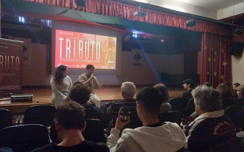 Exibição de Tributo na Semana Cultural da Fundação Liberato contou com a presença do diretor Rodrigo,  filho do professor Cícero.  | abc+