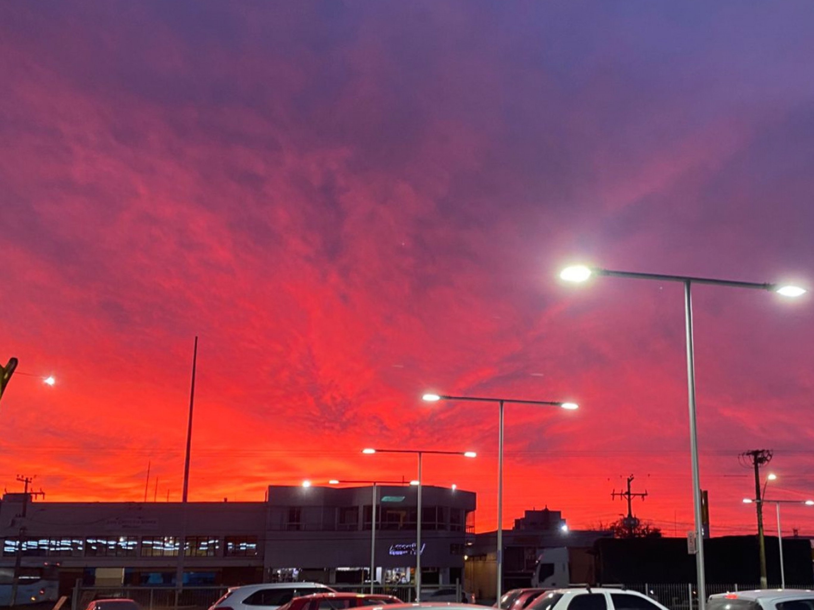 Céu colorido: Combinação meteorológica explica o show de cores nos finais de tarde no RS