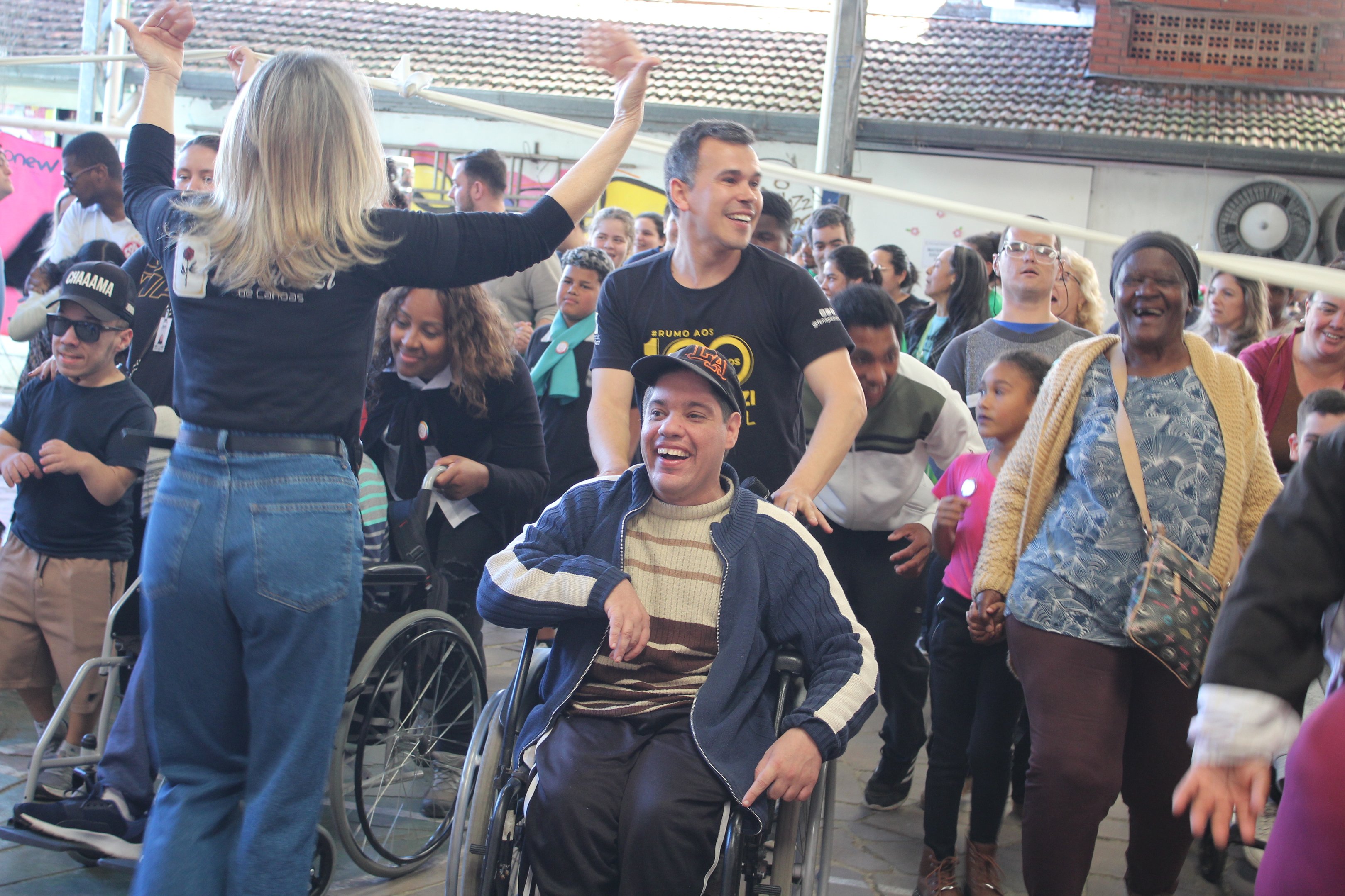 Baile Inclusivo da Pestalozzi celebra a Semana da Pessoa com Deficiência com música, dança e alegria
