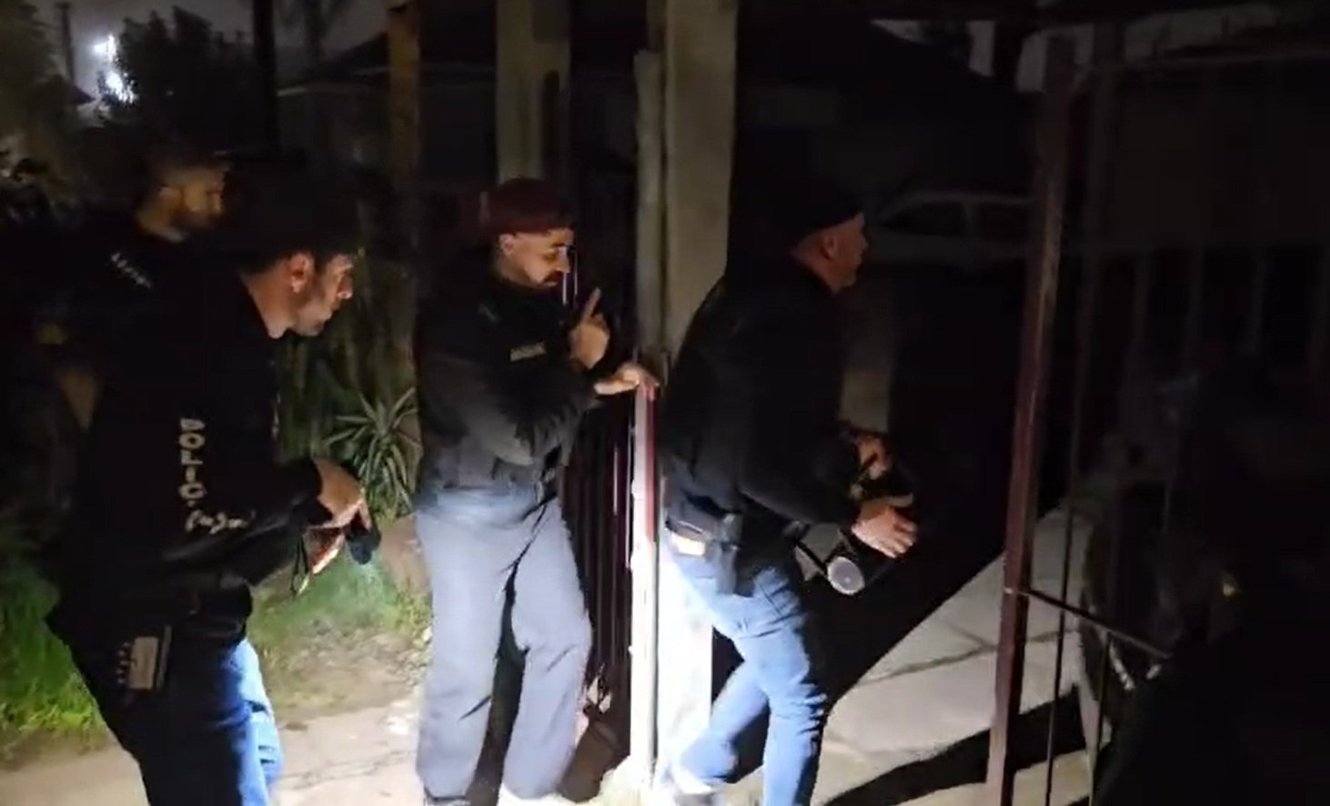 Pai, padrasto, tio e avô: Homens são presos em operação contra abuso de sete crianças e adolescentes de 7 a 14 anos