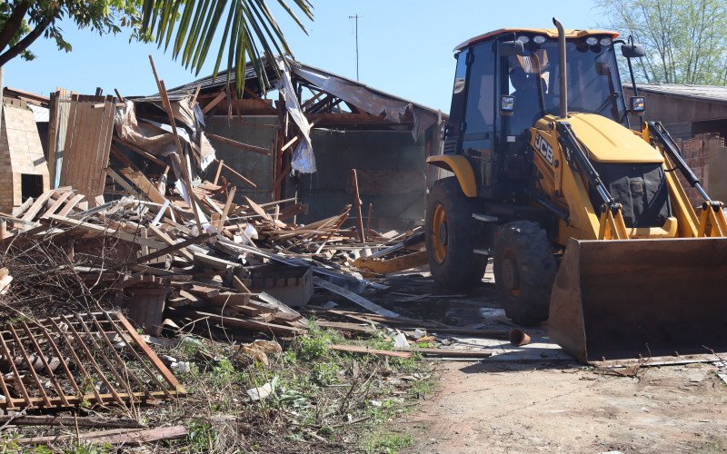Casas foram derrubadas pela Prefeitura no bairro Santo Afonso. | abc+