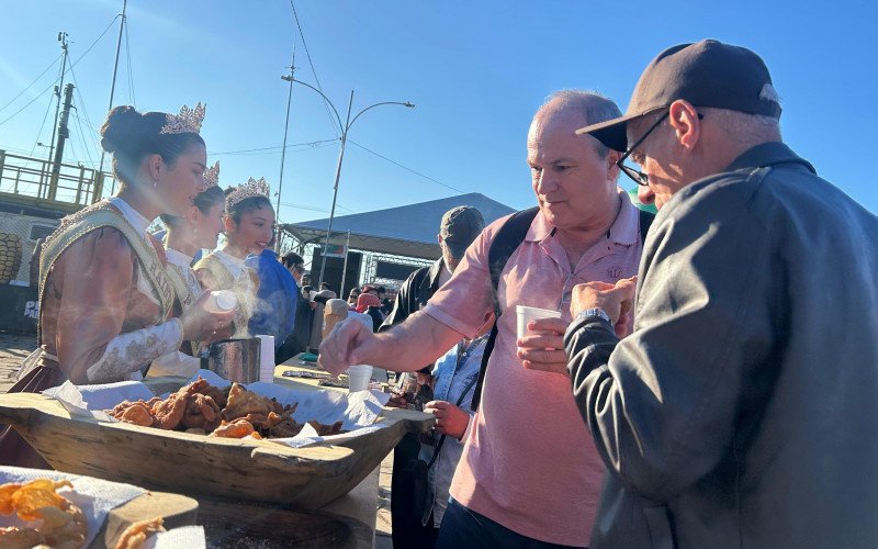 Café cambona foi servido logo na abertura