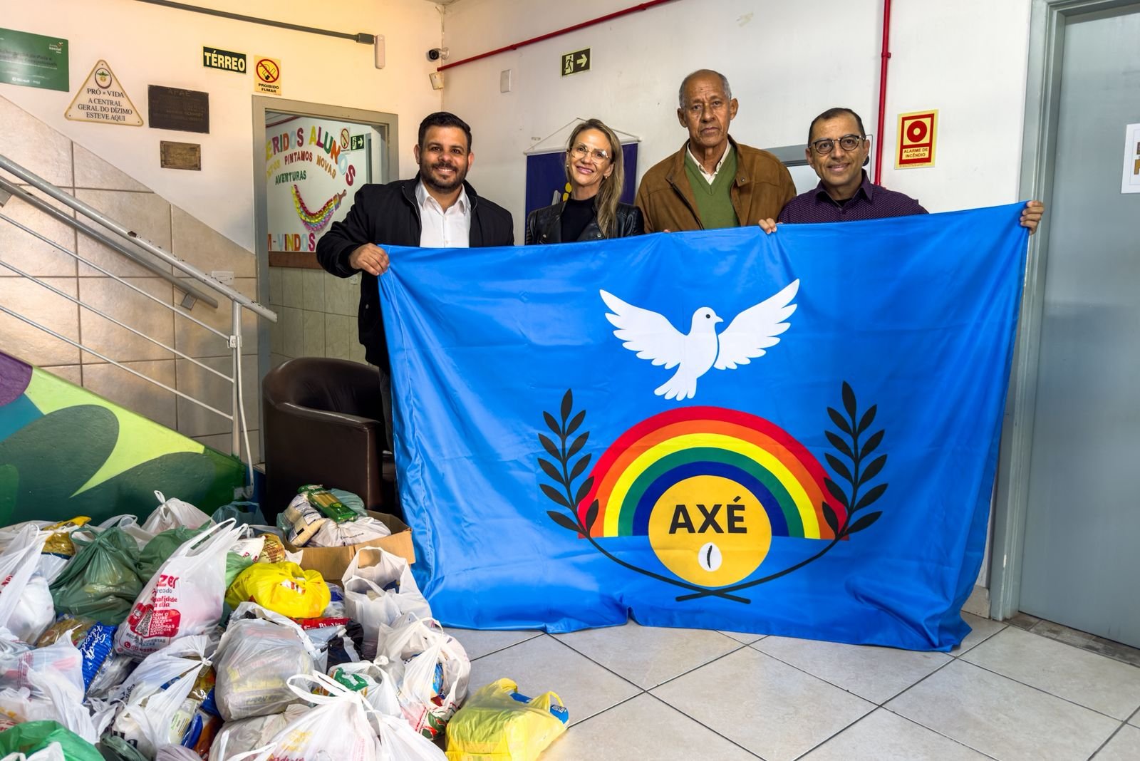Mais de meia tonelada de alimentos arrecadados no 1º Festival de Umbanda é entregue à Apae