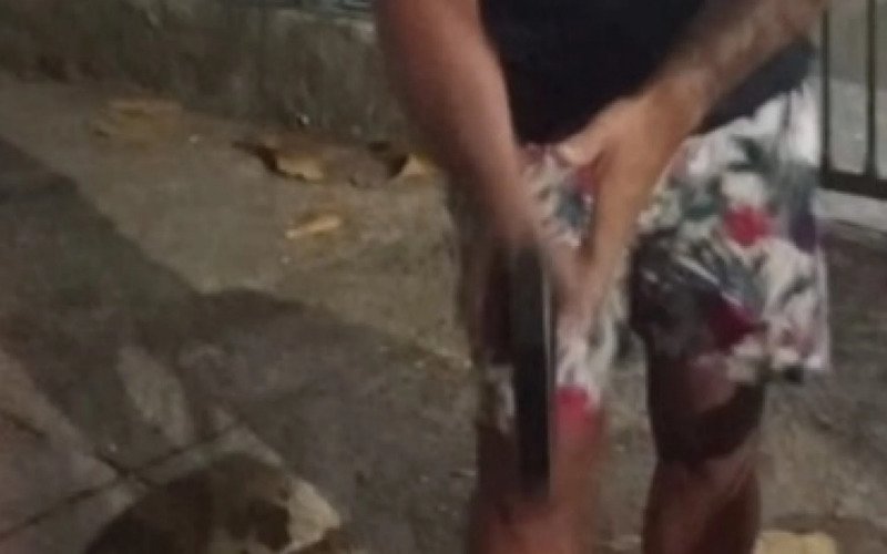 Policial atira em motoboy após vítima se recusar a subir até residência para entrega