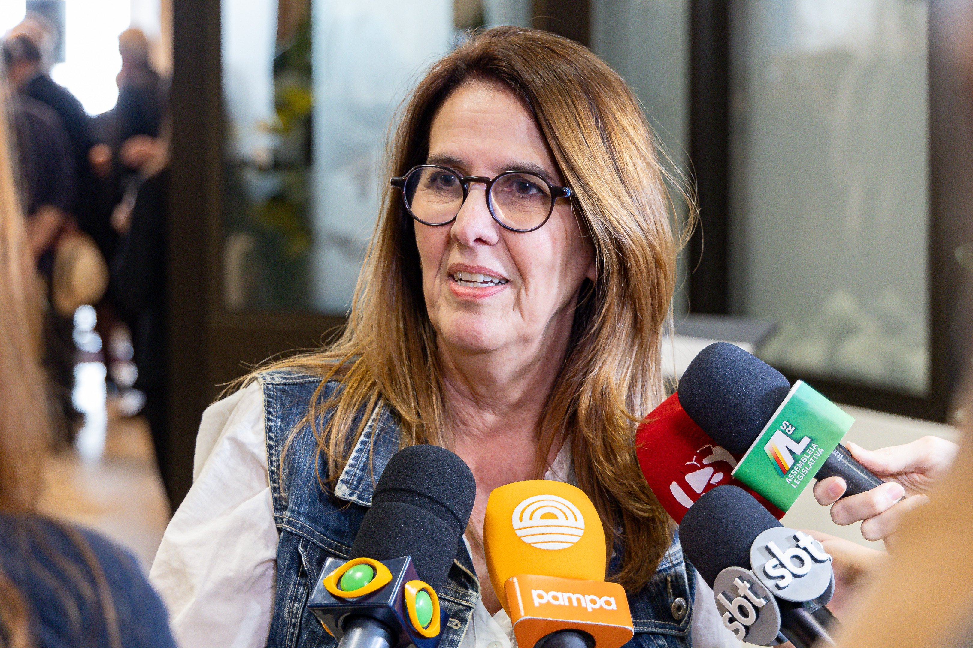 "É muito difícil se sentir em um mundo onde Luis Fernando não está mais", diz patrona da Feira do Livro de Porto Alegre