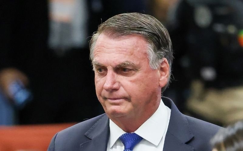 Defesa de Bolsonaro pede a Moraes que ex-presidente possa reduzir pena com leitura de livros