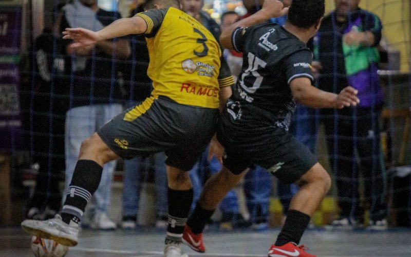 Copa São Léo: Arsenal e Show de Bola se enfrentaram no Ginásio Central, na sexta-feira (29)