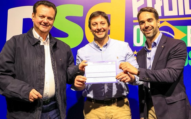 Gilberto Cezar assina filiação no PSD e deixa o PSDB
