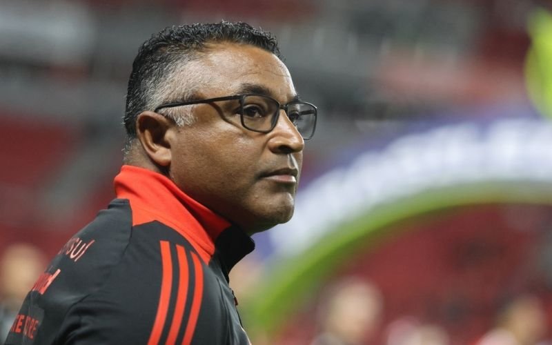 "O carinho volta com as vitórias", afirma Roger Machado após triunfo do Inter