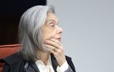 "Comunicaram que mandaram uma bomba para me matar", diz Cármen Lúcia antes de palestra