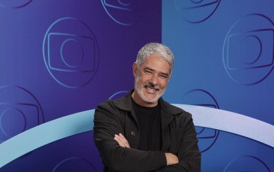 "Que momento!", reflete William Bonner antes de deixar bancada do Jornal Nacional