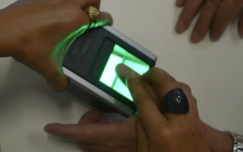 Passa a ser obrigatório o cadastro da biometria para ter acesso aos benefícios de programas sociais | abc+