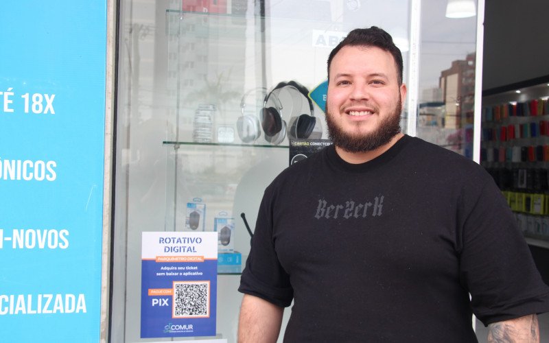 Vinicius Santos teve um parquímetro digital colocado em seu estabelecimento | abc+