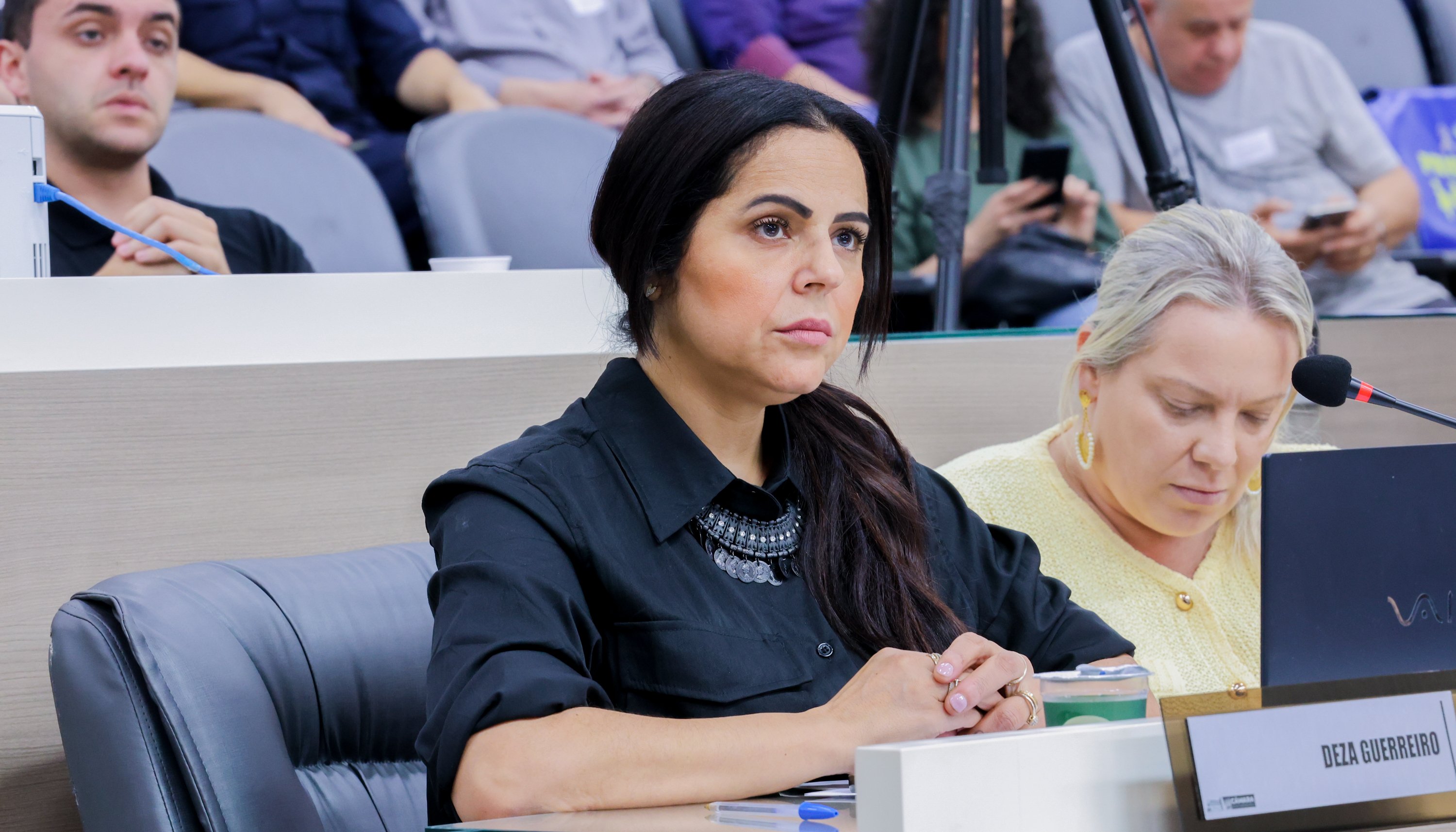"Só tem um culpado: o Executivo", critica vereadora do mesmo partido de Finck sobre crise no Canil Municipal