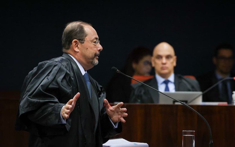 Celso Sanchez Vilardi defende o ex-presidente Jair Bolsonaro no julgamento da trama golpista | abc+
