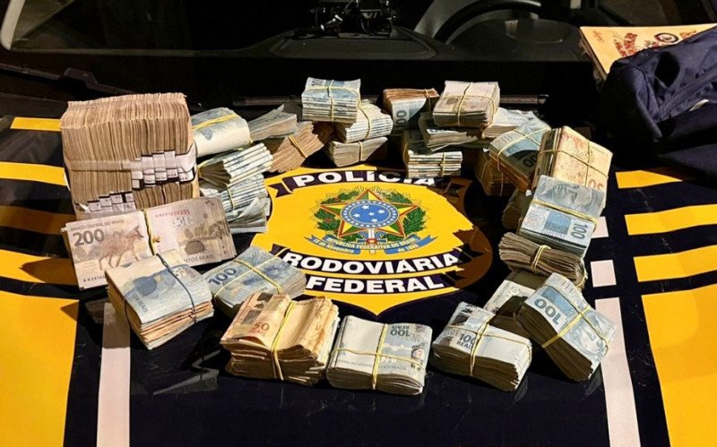 Mais de R$ 300 mil estavam em carro com placas de Novo Hamburgo | abc+