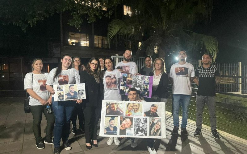 Família de Dionatan Francisco de Souza se fez presente no plenário que julgou acusado de matar cabeleireiro em 2019