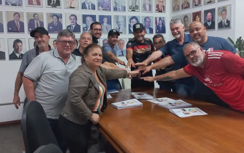 Abertura da Copa Primavera contou com representantes dos projetos sociais 