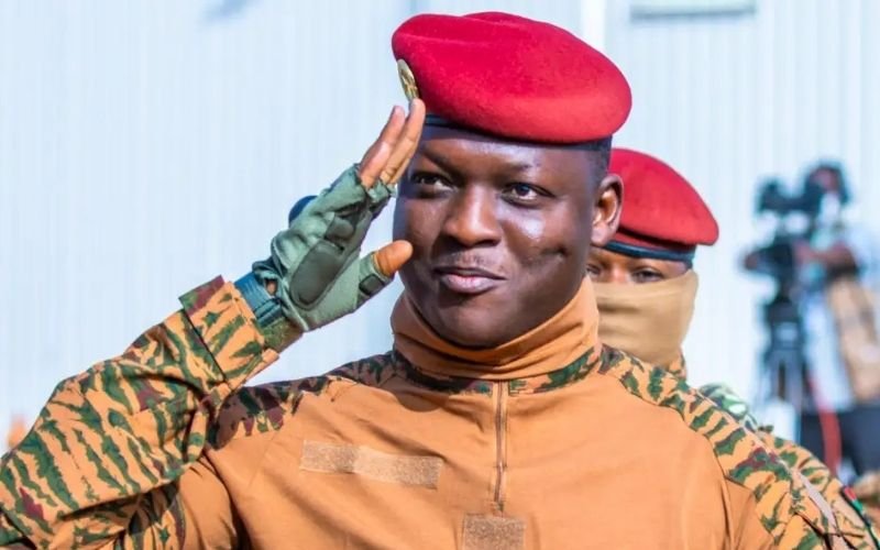 Lei que proíbe homossexualidade sob pena de prisão é aprovada em mais um país africano