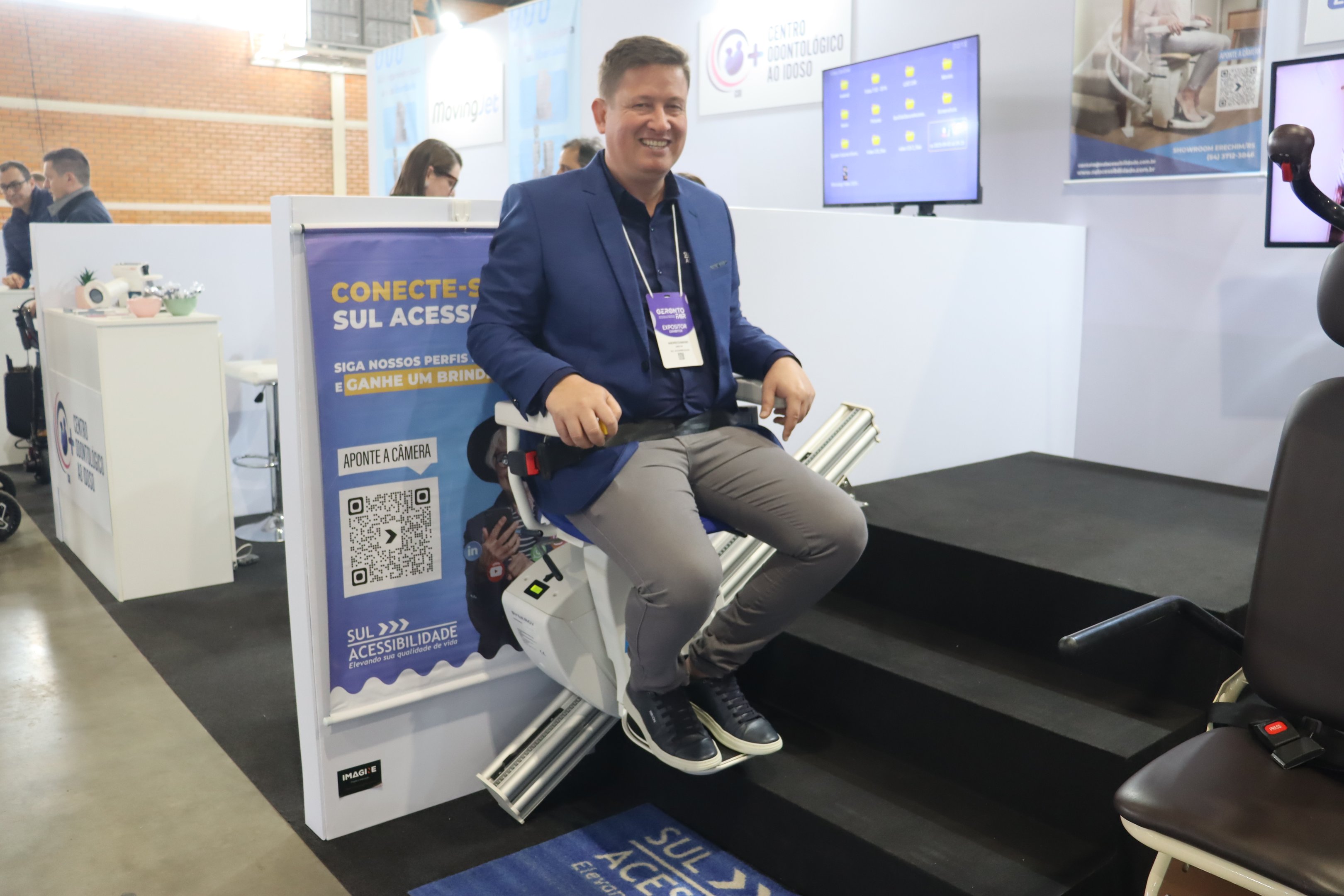 GERONTO FAIR: Cadeira elevador e aplicativo voltado para a saúde dos vovôs em destaque na feira; confira
