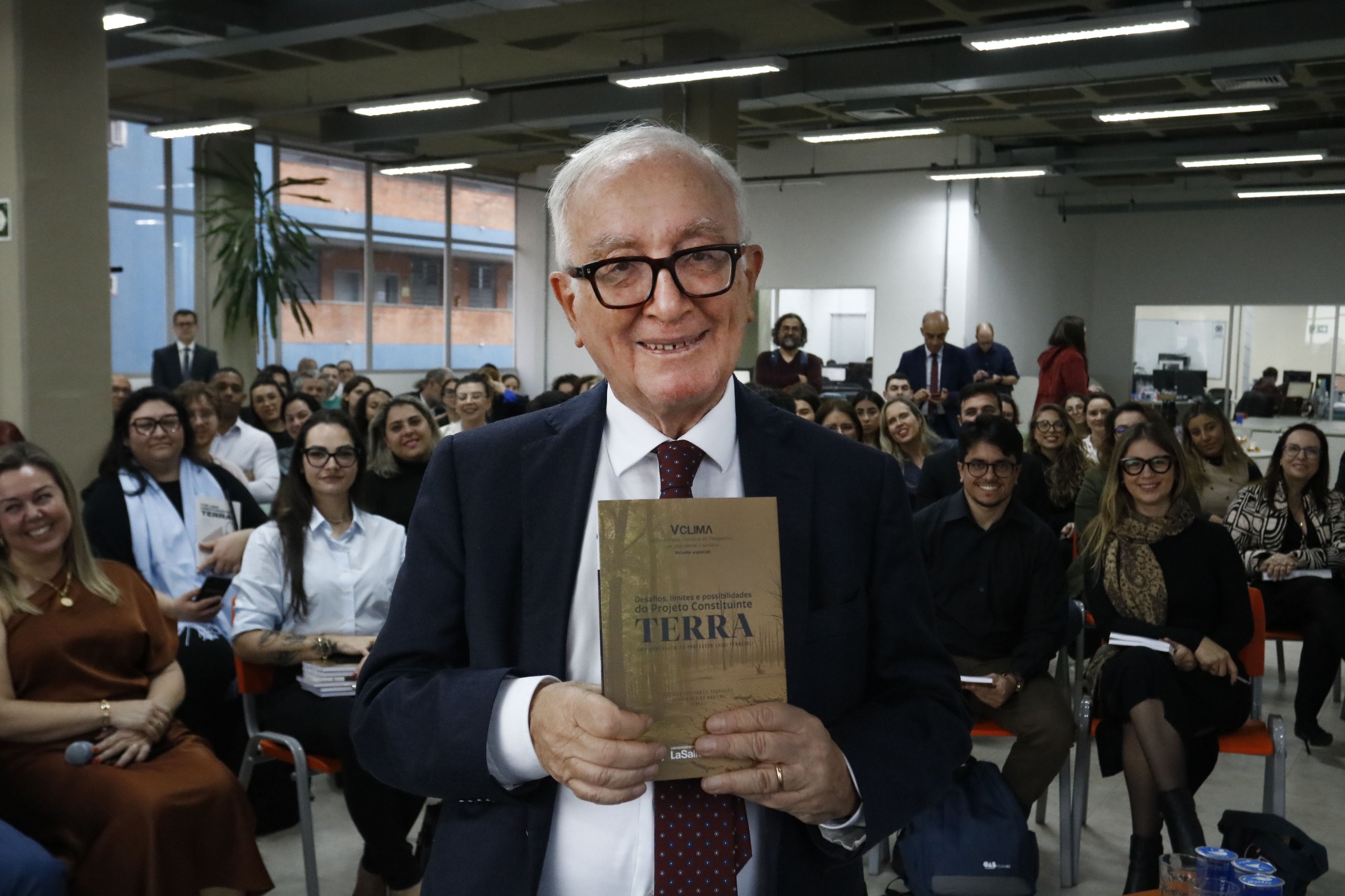 "O Brasil é o país mais capaz de promover um salto civilizacional", diz Luigi Ferrajoli, jurista italiano homenageado na Unilasalle