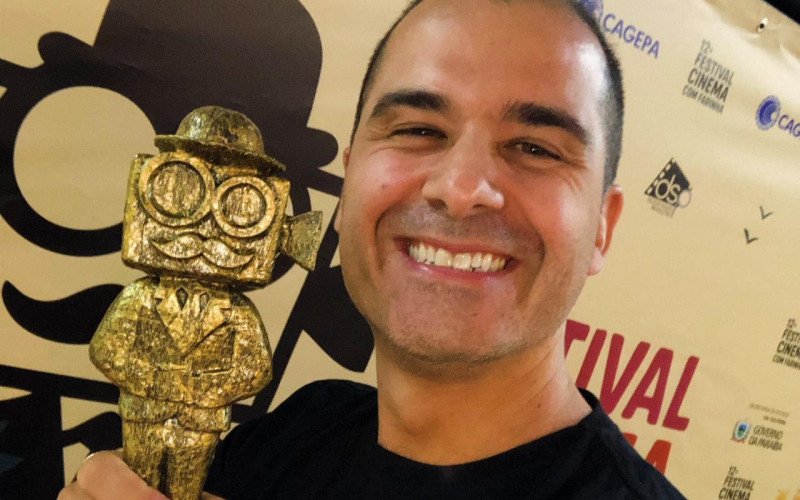 Diretor André Arteche celebra a conquista de melhor trilha sonora | abc+