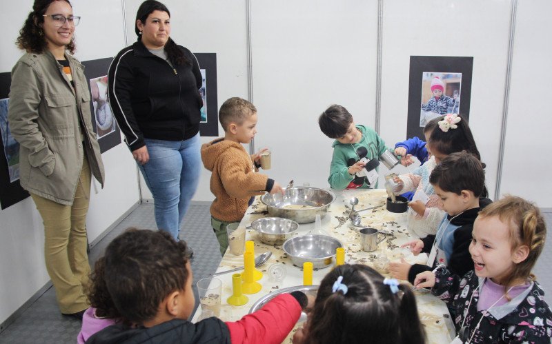 Educação infantil participa de experiências imersivas na 12ª Femictec