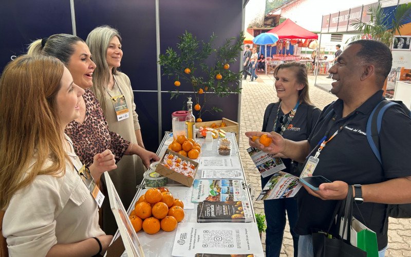 "Berga do Amor": Montenegro recria febre do morango e valoriza fruta símbolo do município na Expointer