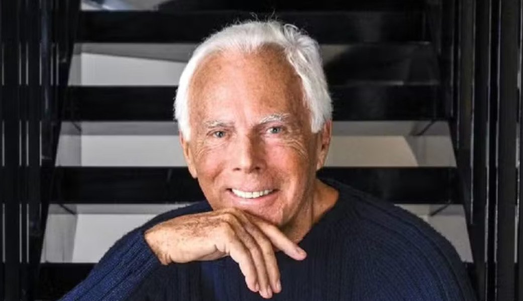 Morre o estilista e ícone da moda Giorgio Armani, aos 91 anos