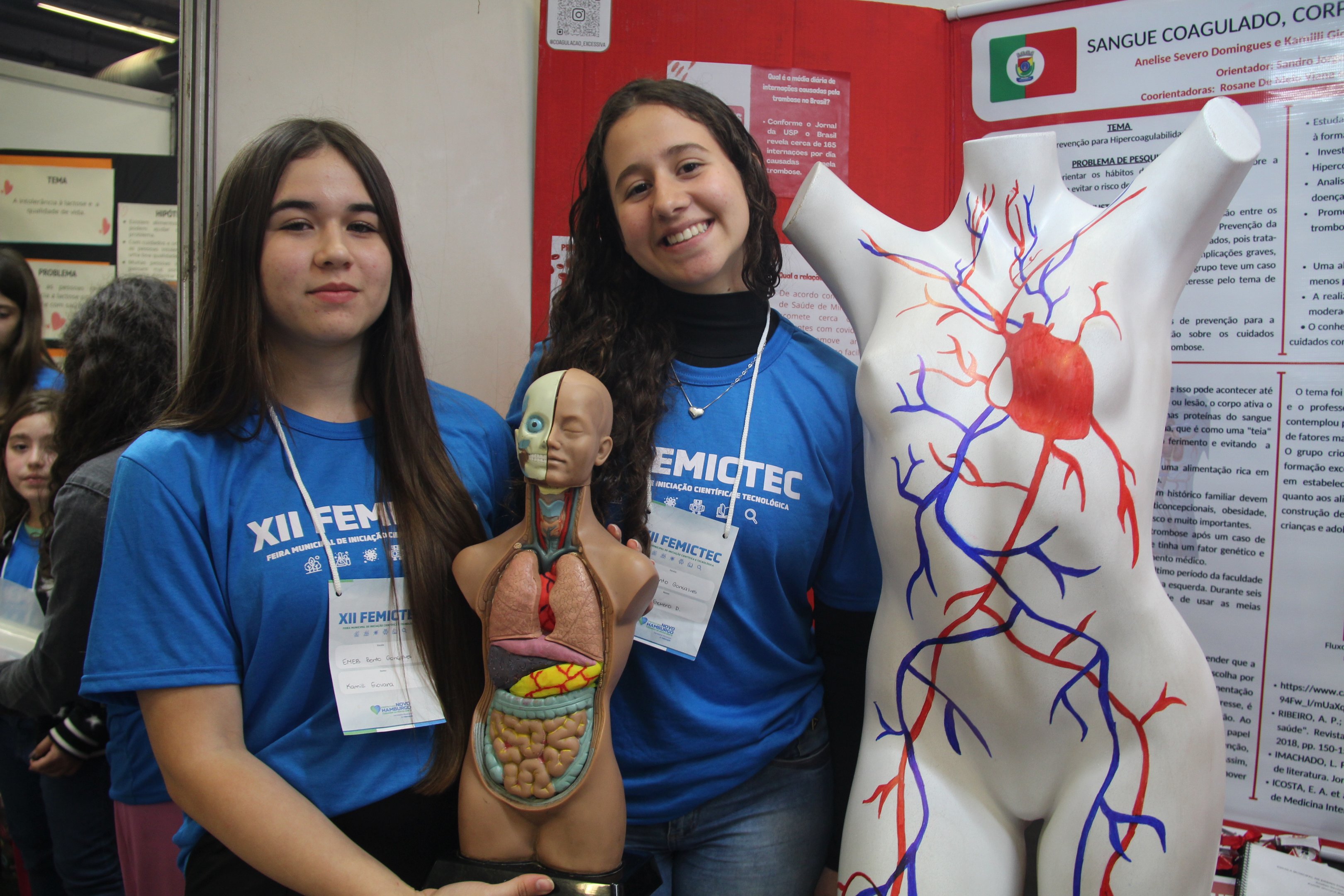 De abelhas ao holocausto: Feira Científica em Novo Hamburgo dá voz a estudantes que movimentam quase 200 trabalhos na Fenac