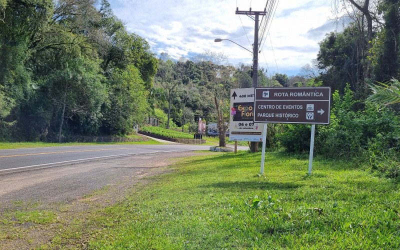 Placa de sinalização do Parque Histórico Municipal Jorge Kuhn | abc+