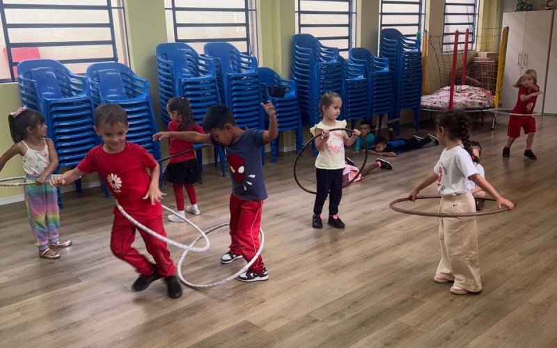 Emei Jesus Menino promove Dança Educativa por meio do edital Artista na Escola, do governo do Estado