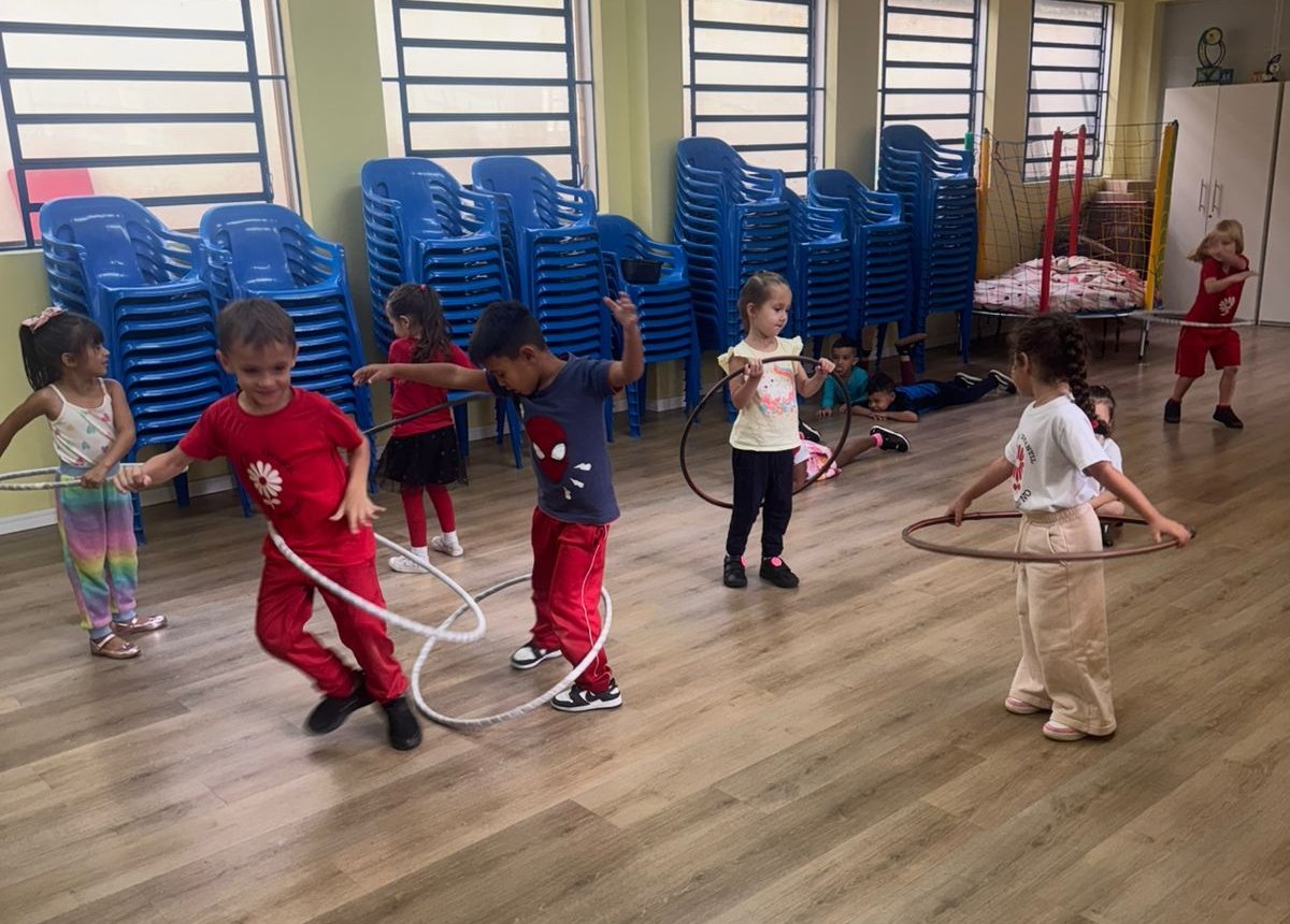 Projeto de dança para crianças é realizado na Escola Municipal de Educação Infantil Jesus Menino