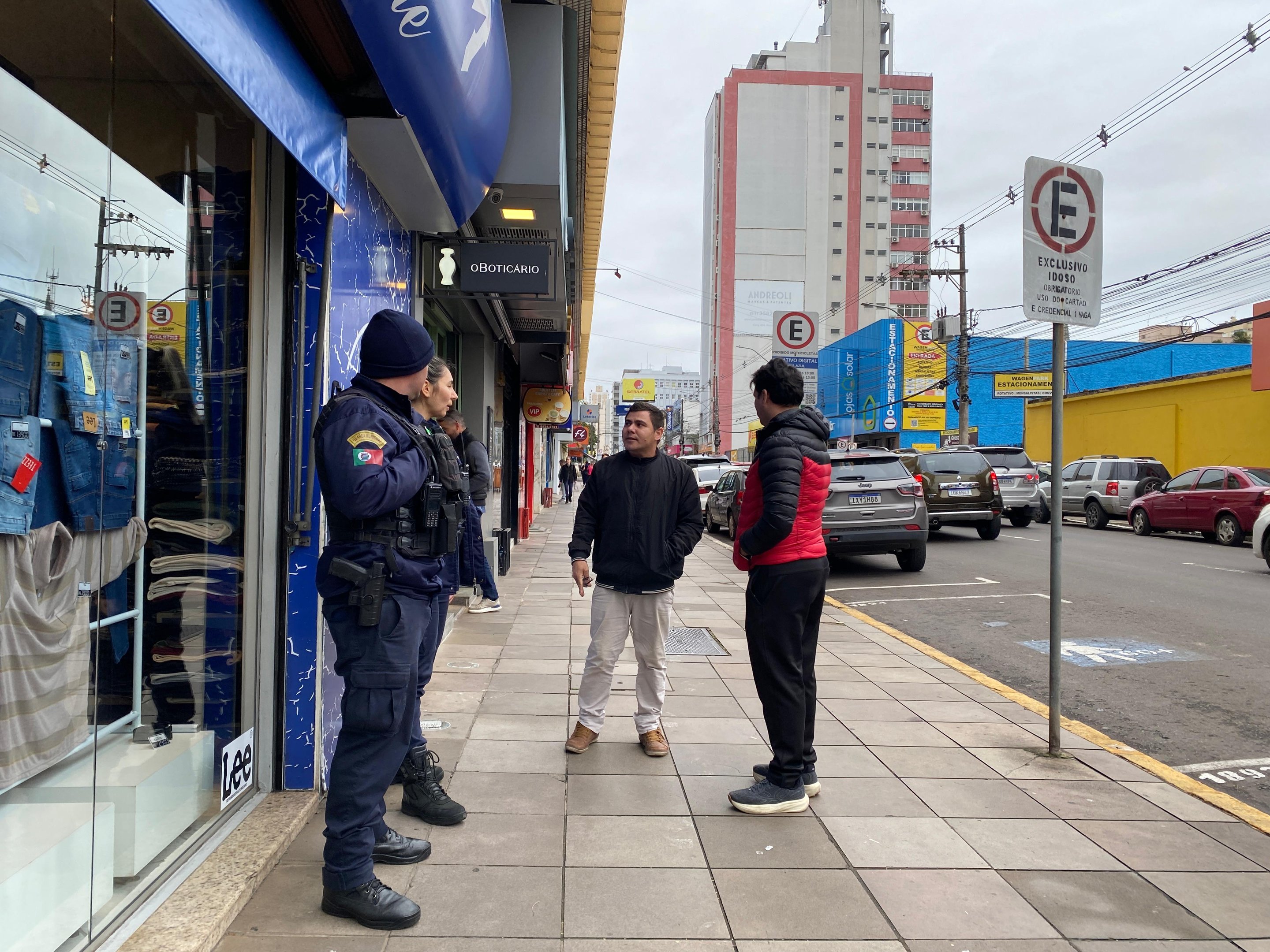 Prefeitura reforça ações no Centro de Novo Hamburgo; comerciantes reclamam de esvaziamento das lojas e restaurantes