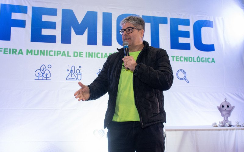 secretário de Educação, André Luís da Silva,