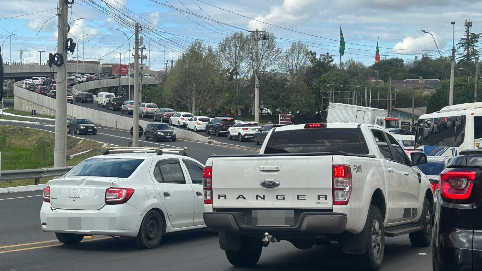Expointer: Motoristas têm problemas para acessar o parque no penúltimo dia da feira