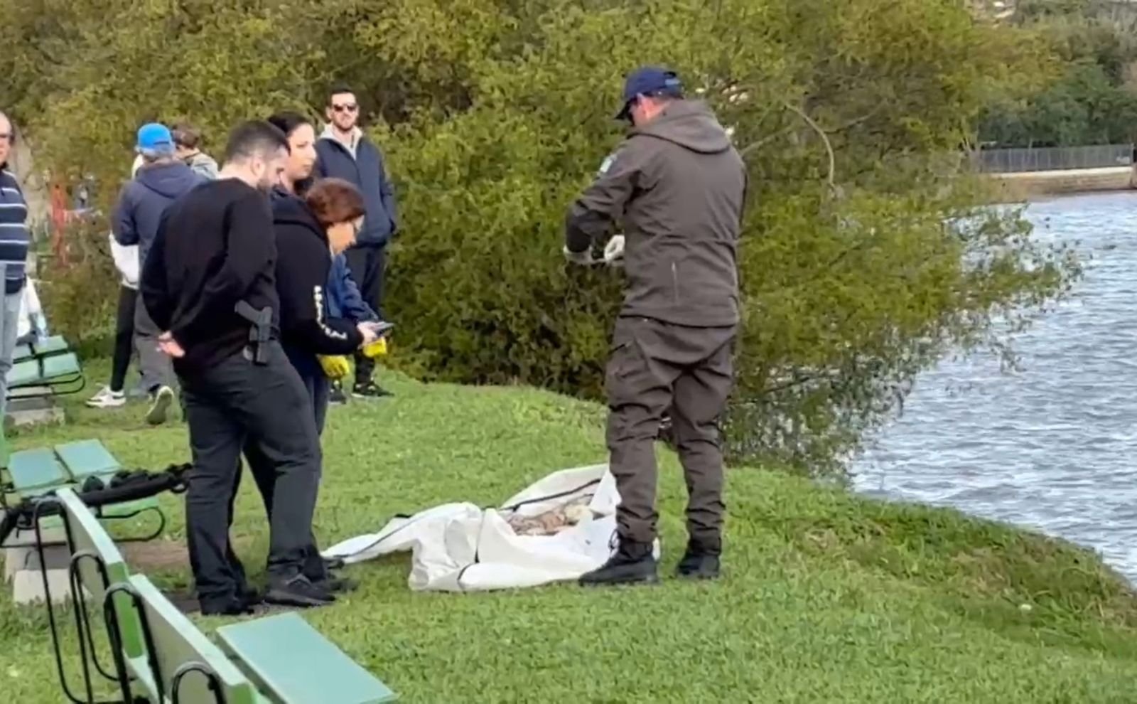 Após perna humana ser localizada no Guaíba, mais material biológico é encontrado boiando em Porto Alegre