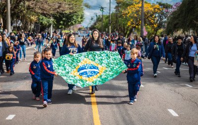 Desfiles cívicos do 7 de setembro atraem grande público nas cidades da região