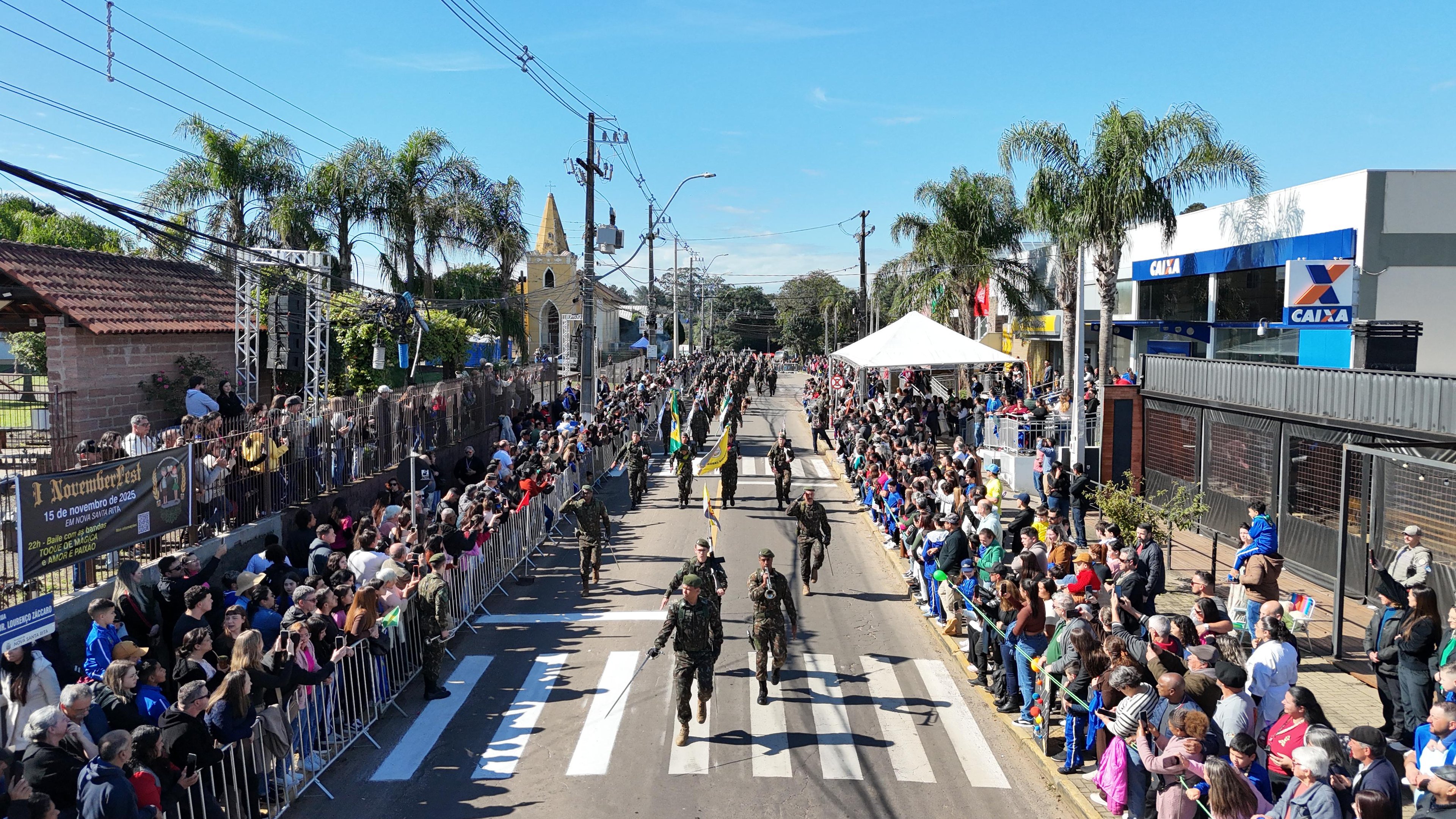 Desfile Cívico reúne cerca de 3 mil pessoas no Centro de Nova Santa Rita